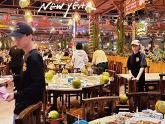 -三亚火车头万人海鲜广场