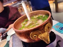 招牌滋补羊肉汤配馕饼-阿娜尔·新疆菜(宜家荟聚中心店)