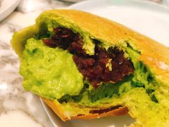 自家红豆抹茶面包-WHEAT&BAKER-麥(凯德来福士店)