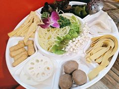 -鸡遇虾煲干锅火锅(小寨金莎店)