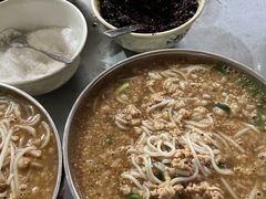 -正宗杨记普洱酸醋米线(总店)