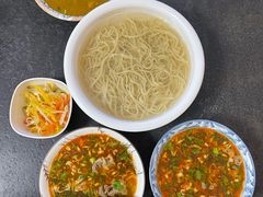 -老吴起黄米饭炖羊肉剁荞面