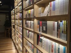 -猫的天空之城概念书店(杭州南宋御街店)