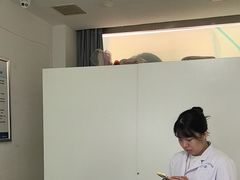 -上海大学附属上海和平眼科医院