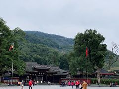 -峨眉山报国寺