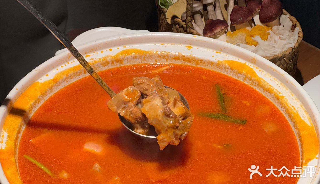 就在新街口！这圣诞氛围也太超前了！