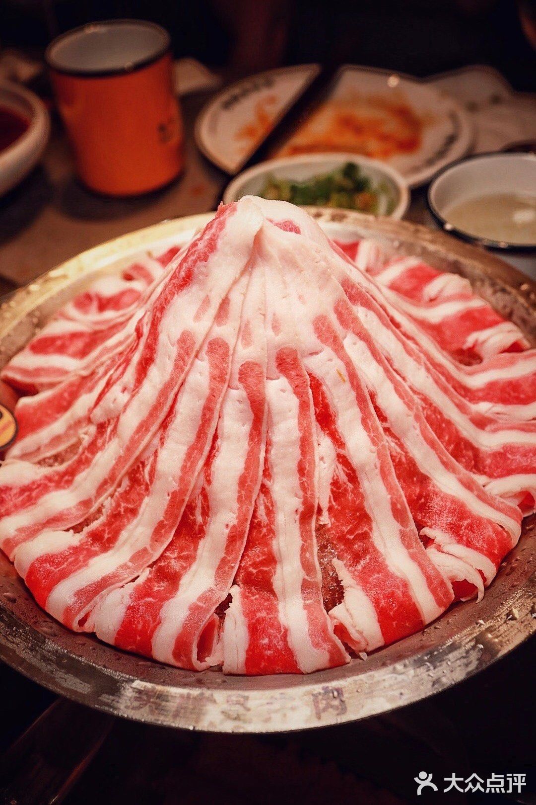 昨天第二次去吃怂火锅，门口有小姐姐唱歌，好有感觉