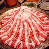 昨天第二次去吃怂火锅，门口有小姐姐唱歌，好有感觉