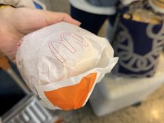 -麦当劳(上海虹桥站30B检票口楼上)