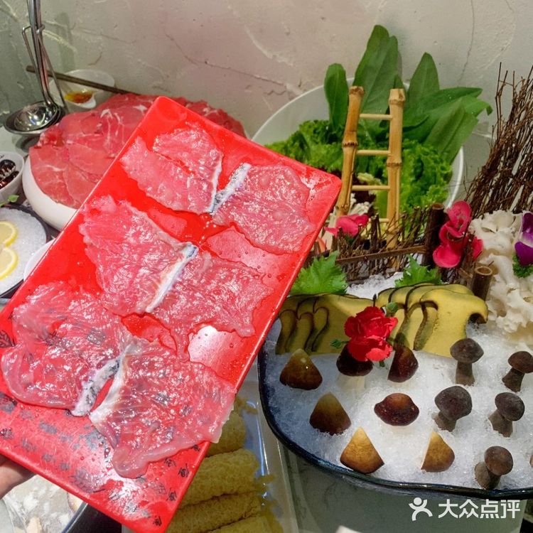 斑鱼鱼片 作为招牌菜，每天都是新鲜现杀，晶莹剔透！