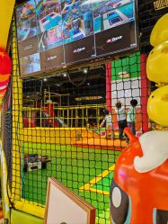 -蹦蹦跳跳(新奥购物中心店)