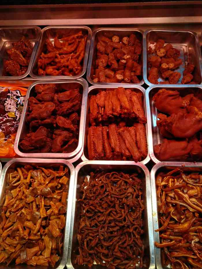 煌上煌(黎明西路店)-"煌上煌,温州本地品牌,卤味做得比较好.我.