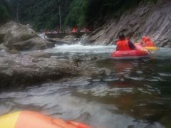 -安吉龙王山峡谷漂流