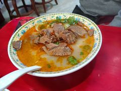 红烧牛腩面-金杨拉面王小吃面馆·牛三宝面·红烧牛肉粉