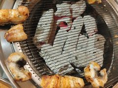 -围炉肉舍丹东海鲜烤肉·烤活鳗(步行街店)