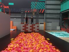 -极限PLAY运动娱乐新世界·团建派对潮玩休闲馆·室内蹦极高空游乐园