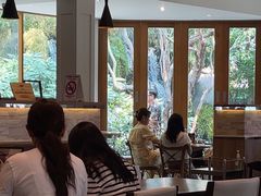 -Chom Cafe and Restaurant