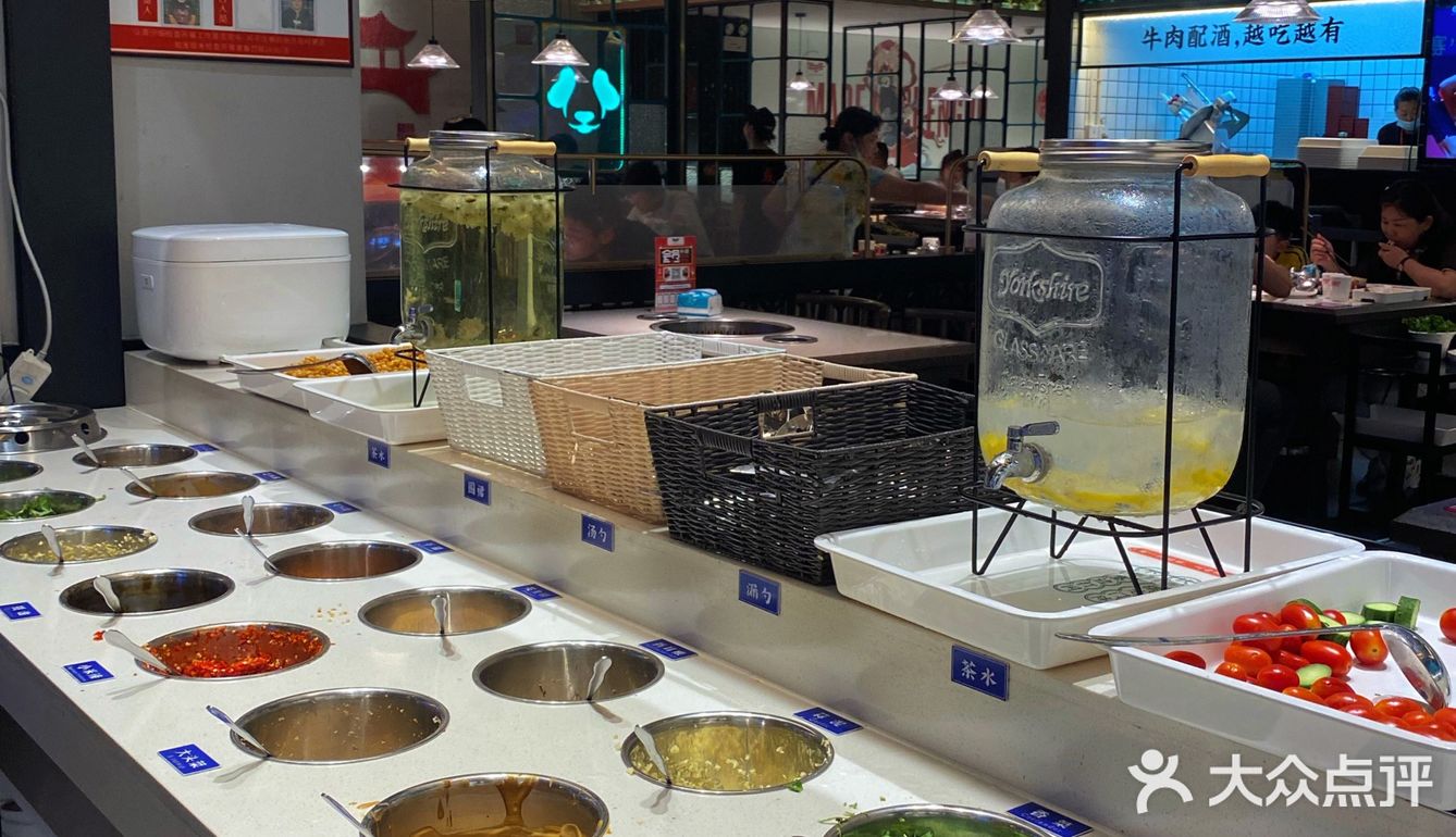 市中心最好吃的老成都串串！牛肉6毛！一次吃到爽！