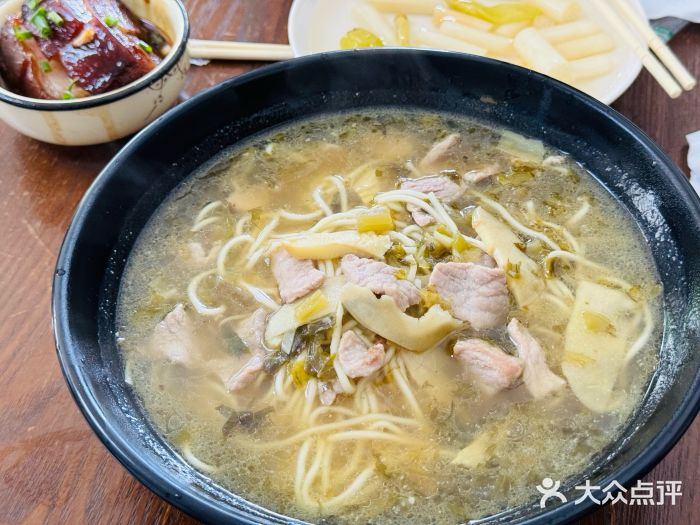 家烧面馆【南山路知名经典面食】杭州片儿川面图片