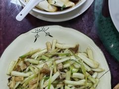 -雄仔农家菜馆·特色葱油鸡(六祖店)