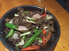 干笋子炒腊肉-禧福徕盆盆香川菜馆