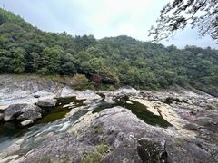 -燕子河大峡谷天坑仙境