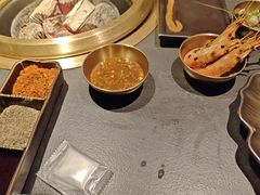-铭牛烧肉·和牛海鲜自助(高新月牙湖店)