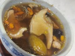 青橄榄响螺汤-小粤楼·怀旧粤菜(万辉国际广场店)