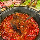 太原的！太原的！你永远可以相信人很多的火锅店……