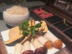 -左庭右院鲜牛肉火锅黑金店(陆家嘴中心店)