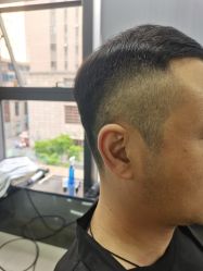 -FRIDAY星期五专业美发沙龙