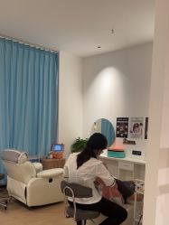 -舒欣头疗·俏丝谧语 白发脱发专业护理 