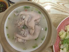 老妈蹄花-叁煨蹄花·下饭盐帮菜(人民广场店)