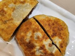 -老码头黑皮肘子锅包肉熏酱水饺(文政街店)