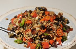 Stir-fried Pork Minced with Century Egg