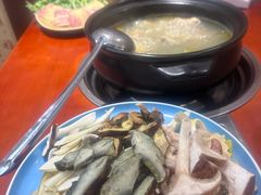 -菌之家·专业纯野生菌火锅·特色炒菌