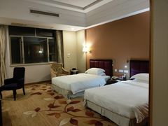 -江门新会碧桂园凤悦凤凰酒店(万达广场店)