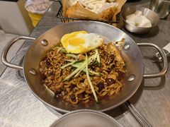 海鲜年糕炸酱面-富乐满韩国正宗炸鸡韩国料理(虹泉路店)