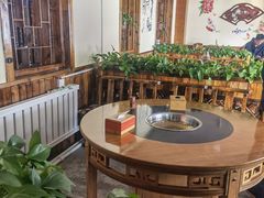 -果松木炭酸菜铜火锅·外婆参鸡汤