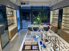 -视野联行眼镜·蔡司·尼康·豪雅·依视路(青浦宝龙店)