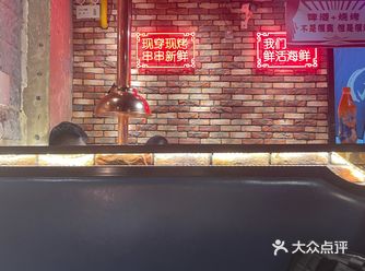 孩子来附近上课，经常过来加个餐，环境很好