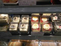-红宝石·鲜奶小方·海派西点房(南丹店)