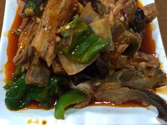 -怡妮新疆风味餐厅(东江湾路店)