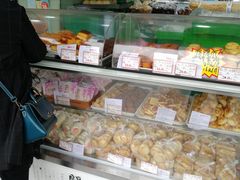 面包甜点陈列柜-闻酥园(水碾河路店)