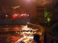 -森波拉火山温泉