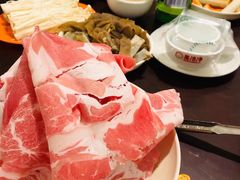 -洞庭洲·防空洞火锅·烧烤·铜锅涮肉(新百广场店)