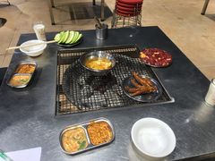 -原虹山老周烧烤(明通路店)
