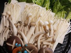 菌菇拼盘-猪无忌·专做猪肚包鸡20年(乐峰广场店)