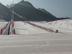 -荣盛康旅野三坡滑雪场