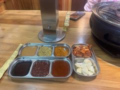 -汉城烤肉·黑金冠(华山路店)
